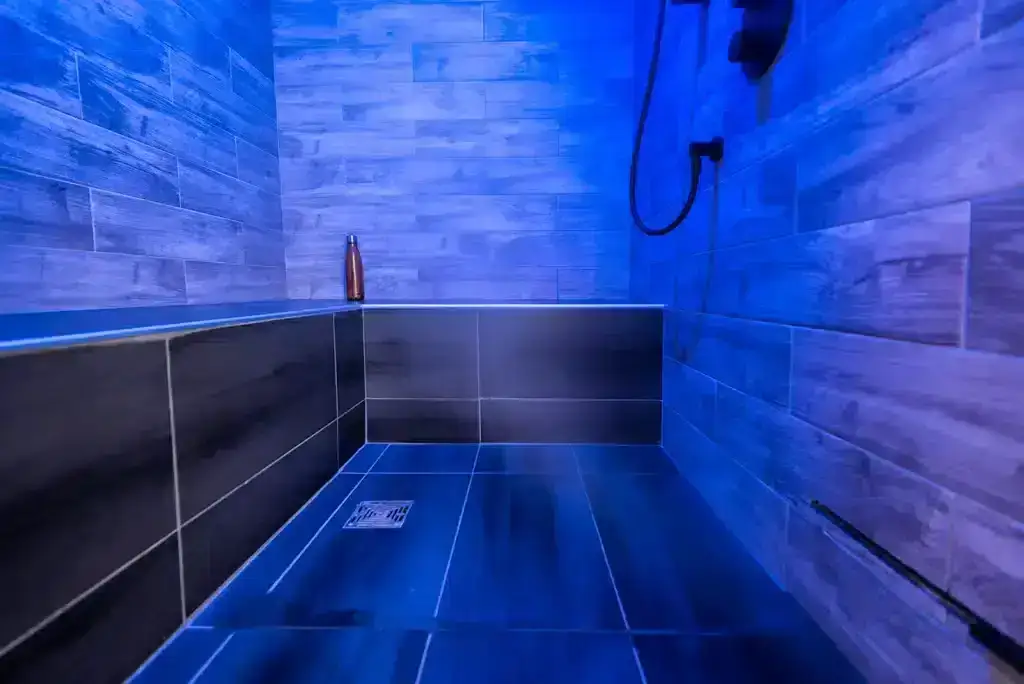 Chalet haut de gamme avec expérience thermale complète à St-Côme dans Lanaudière - Bain vapeur intérieur de type hammam