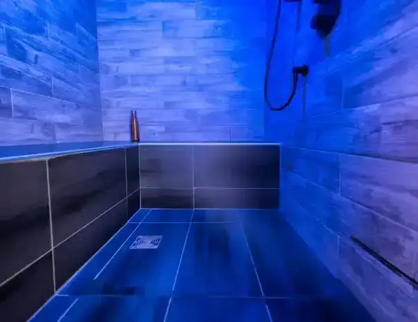 Chalet haut de gamme avec expérience thermale complète à St-Côme dans Lanaudière - Bain vapeur intérieur de type hammam