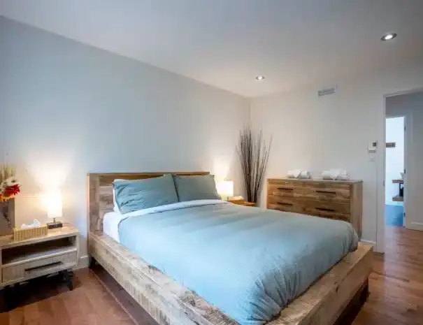 Chalet haut de gamme avec expérience thermale complète à St-Côme dans Lanaudière - Chambre avec lit queen au 2e