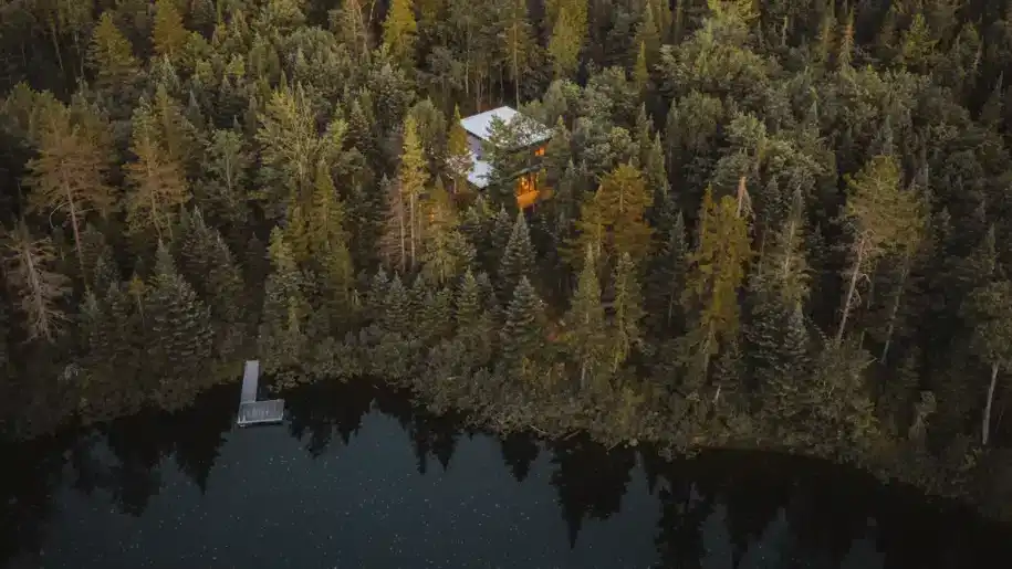 Chalet au bord de l'eau avec expérience thermale complète digne d’un spa nordique privé dans Lanaudière