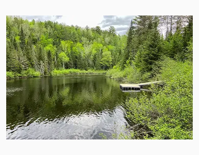 Quai flottant sur la rivière L’Assomption dans un lieu tranquille Chalet La Coulée Douce - Quai sur la rivière L’Assomption