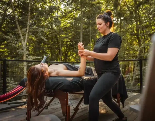 Massage disponible sur place auberge et spa haut de gamme avec expérience thermale digne d’un spa nordique privé - Massage sur place